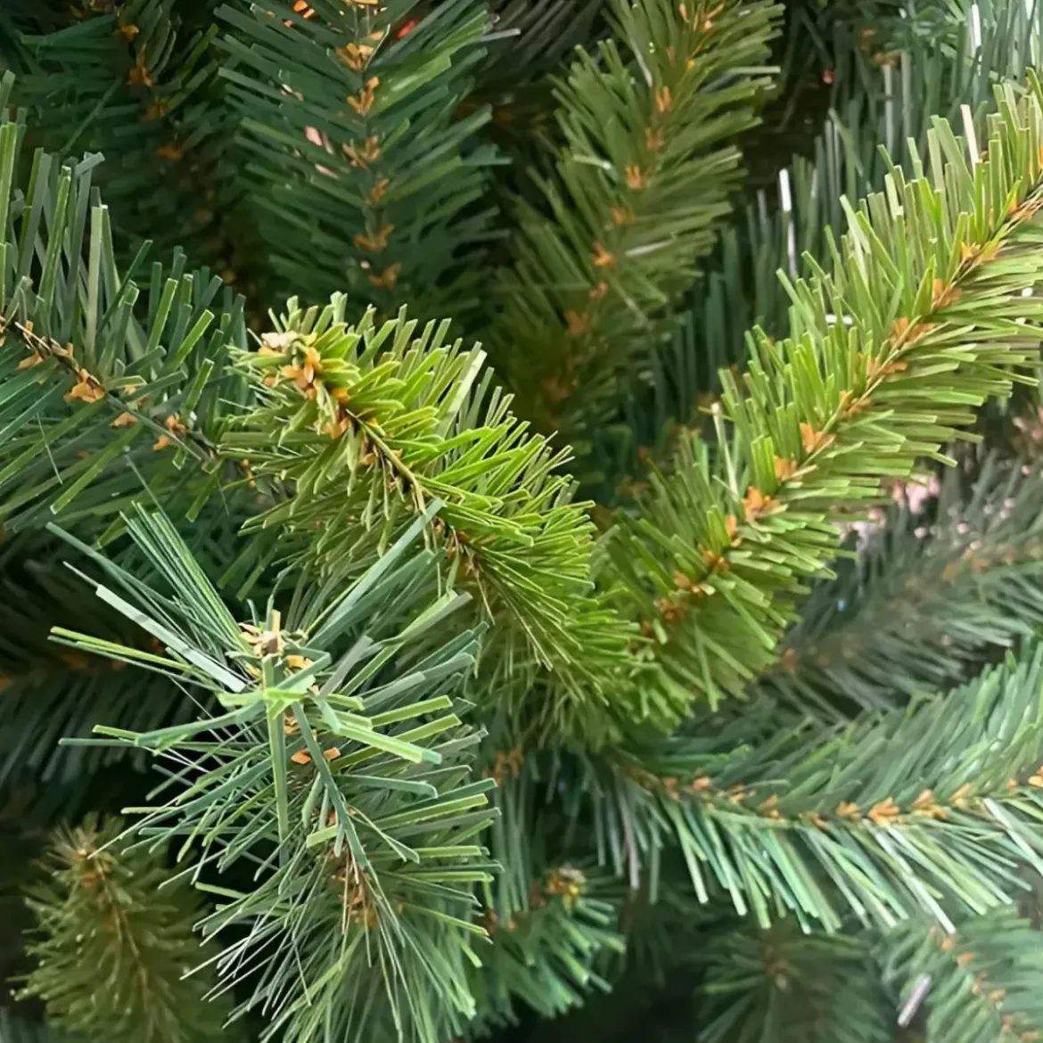 Albero di Natale Verde PVC Altezza 240 cm Base 135 cm Folto Leggero