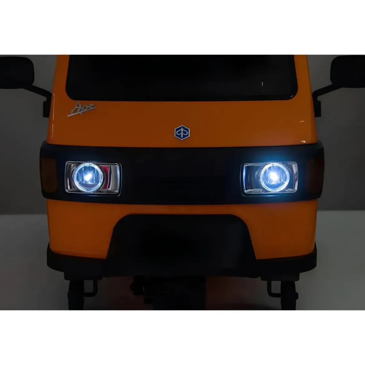 Ape Car Piaggio Elettrica per Bambini Arancione Ruote EVA e Telecomando
