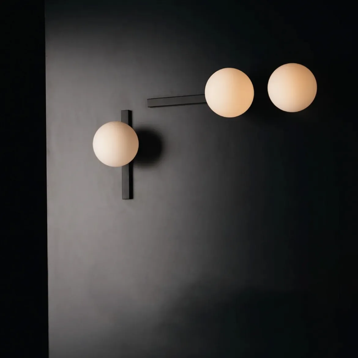 Applique a Muro Punto Luce Elegante Lampada da Parete in Metallo Nero