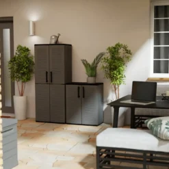 Armadio Alto 68x37x163 cm da Esterno e Interno 3 Ripiani Regolabili