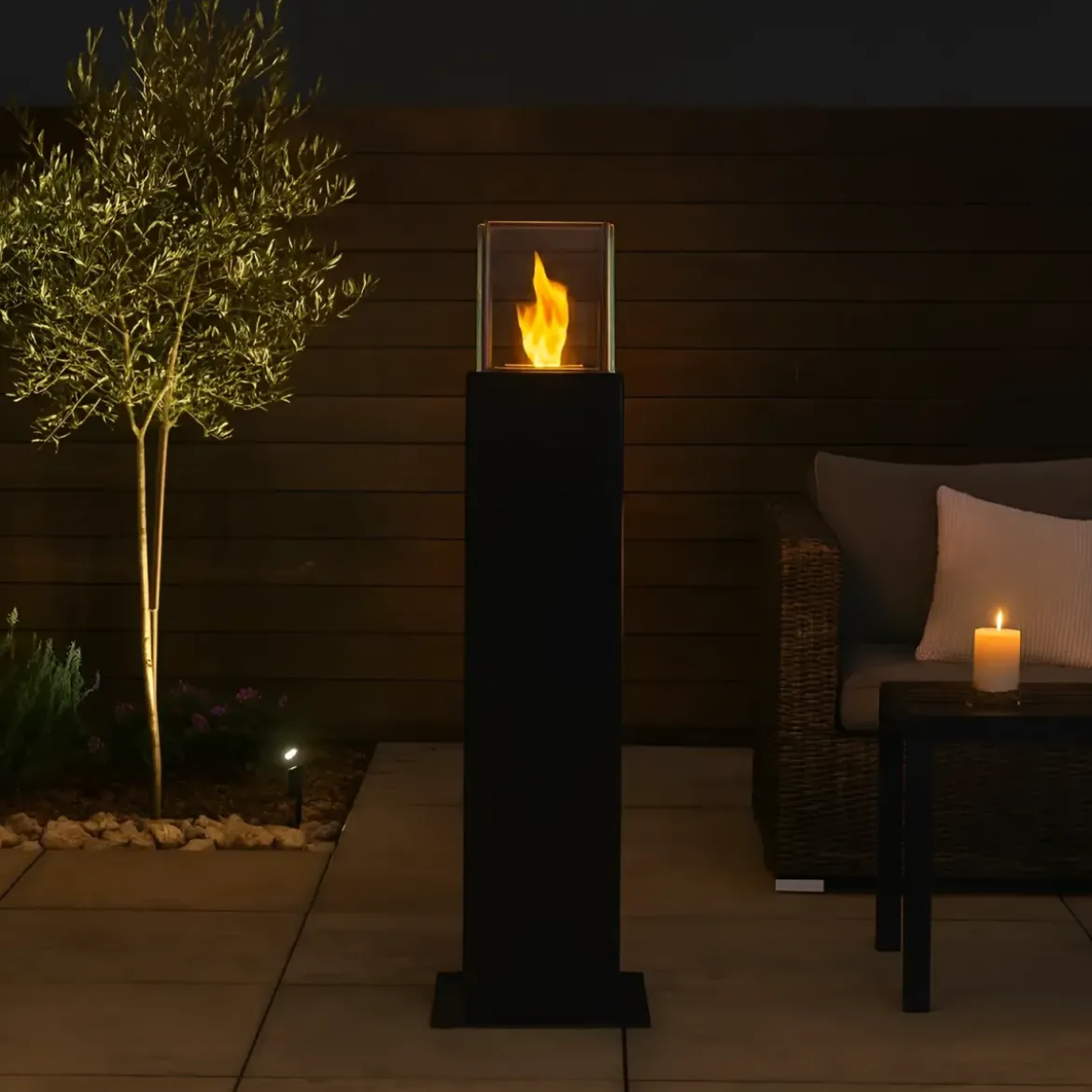 Camino a Bioetanolo a Colonna 70cm Nero 3kW da Giardino Moderno