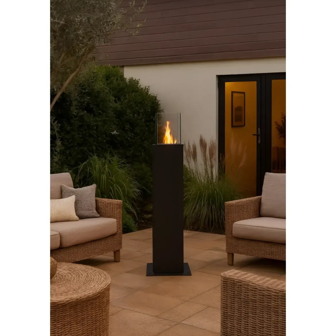Camino a Bioetanolo a Colonna 110cm Nero 3kW da Giardino Moderno