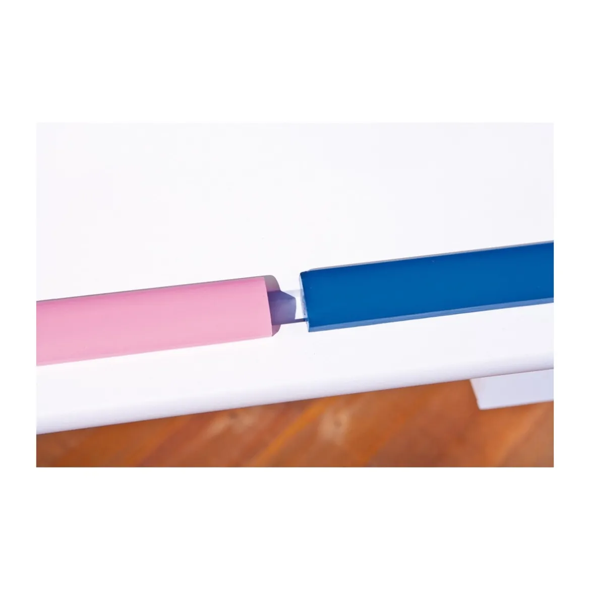 Kit Scrivania Bianca Tavolo Rosa Blu Inclinabile Legno Pino Cameretta Bambino