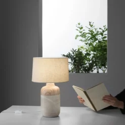 Lampada da Tavolo in Ceramica e Legno Luce con Paralume in Tessuto Bianco