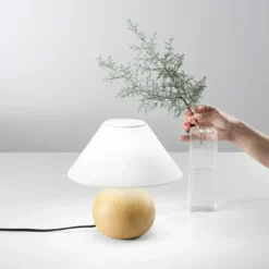 Lampada da Tavolo in Pino con Paralume in Tessuto Bianco Lampadina E14