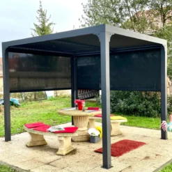 Pergola Bioclimatica da Esterno 240x300 cm 2 Teli Laterali Manuali