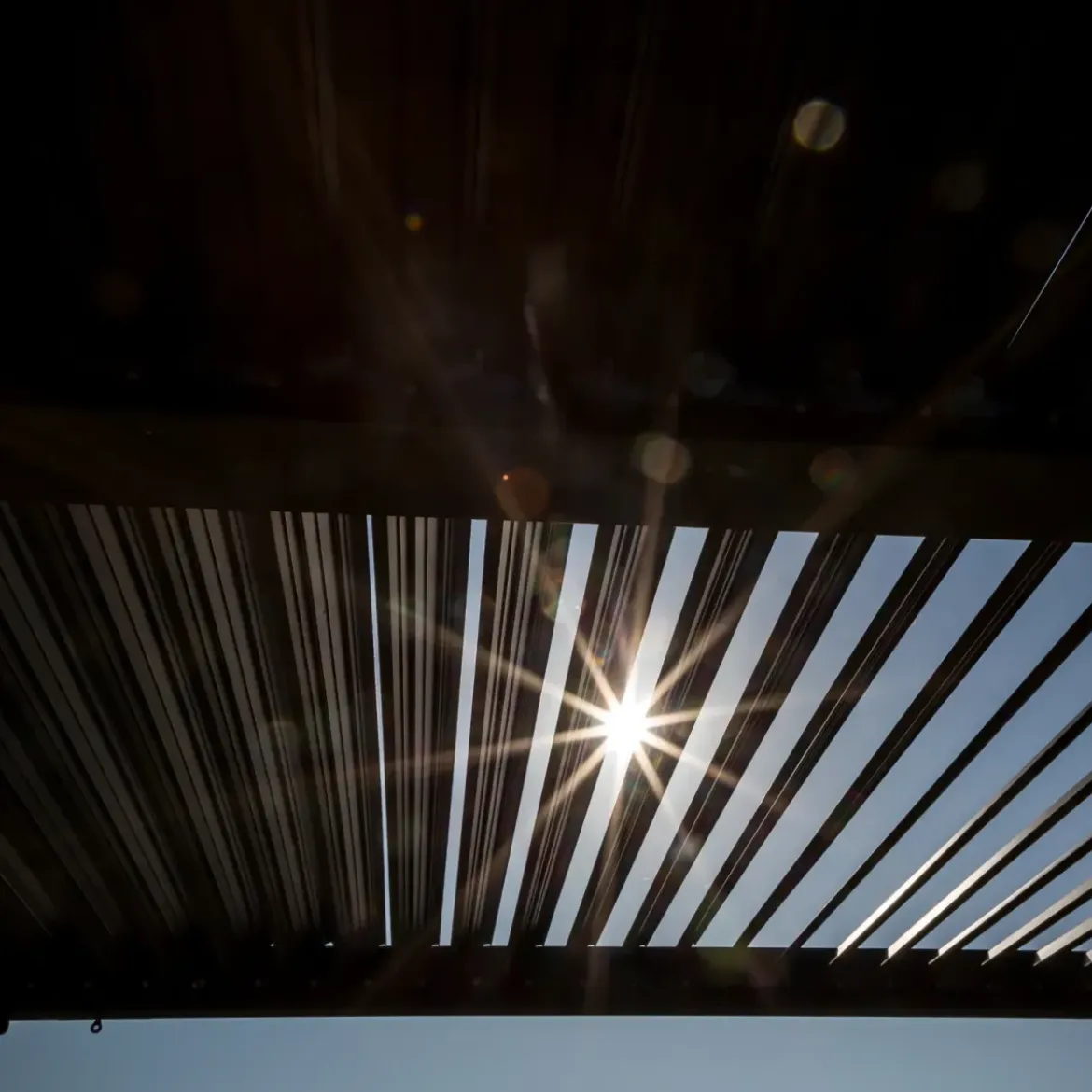 Pergola Bioclimatica Doppia 360x600 in Alluminio con 2 Tende Laterali