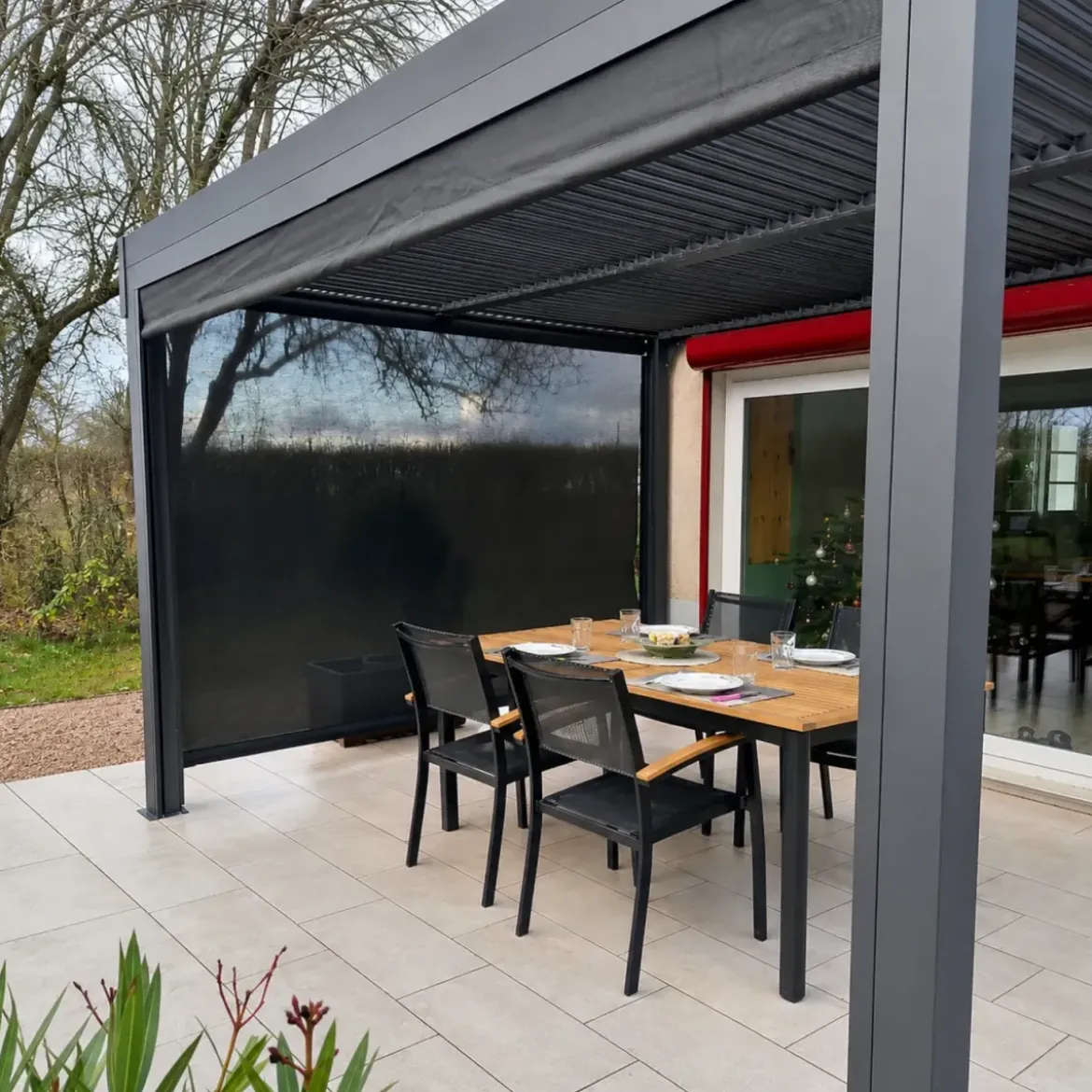 Pergola Bioclimatica in Alluminio 360x300 cm con 2 Teli Laterali Grigi