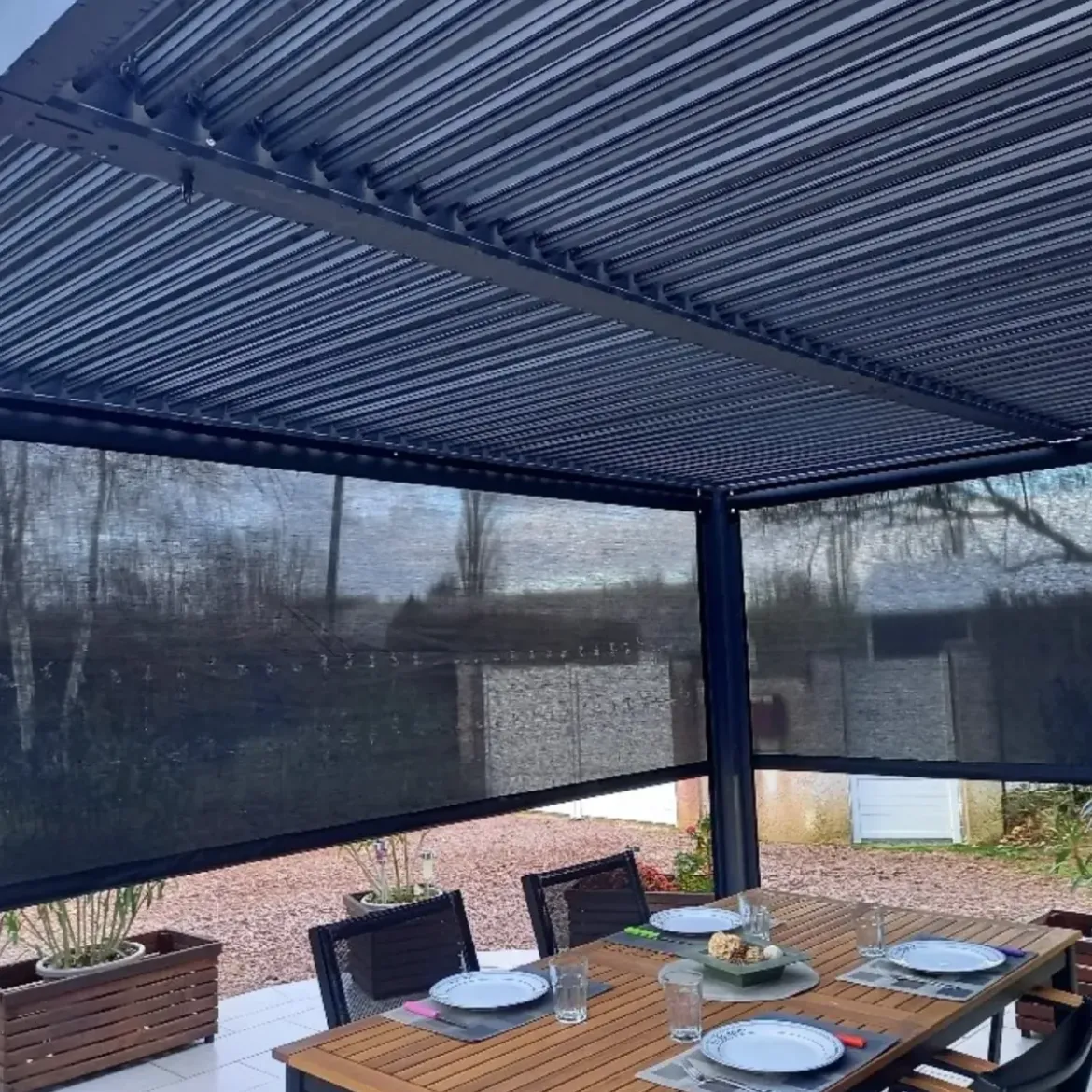 Pergola Bioclimatica in Alluminio 360x300 cm con 2 Teli Laterali Grigi