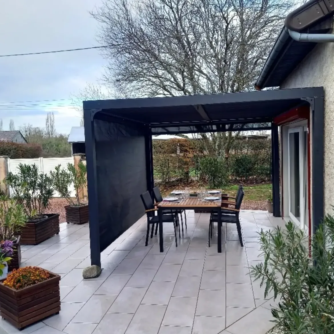 Pergola Bioclimatica in Alluminio 360x300 cm con 2 Teli Laterali Grigi