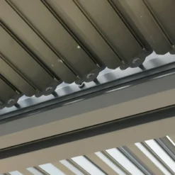 Pergola Bioclimatica in Alluminio 360x300 cm con 2 Teli Laterali Grigi