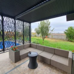 Pergola Bioclimatica 240x300 cm Alluminio Grigio con Pannelli Privacy