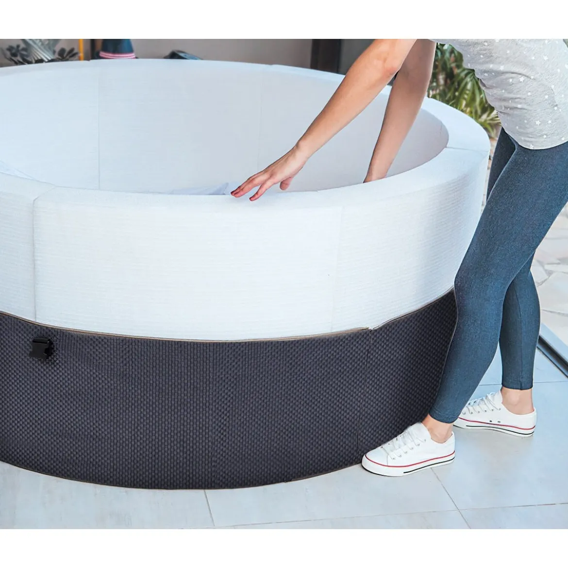 Piscina Idromassaggio Spa 156x70 Rotonda Acqua Riscaldata 4 Adulti Semi Rigida