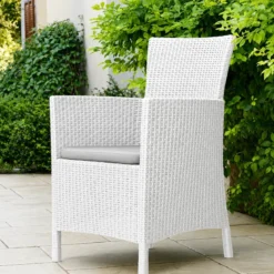 Poltrona da Giardino Terrazzo Bianco in Resina Rattan con Cuscino Grigio