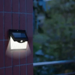 Proiettore Solare 40 LED 250 Lumen Sensore di Movimento Crepuscolare