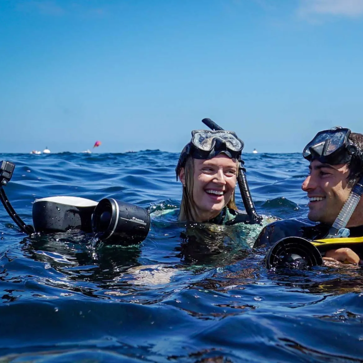Seascooter Robosea SEAFLYER a Batteria per Immersioni in Mare Acqua Scooter Galleggiabile