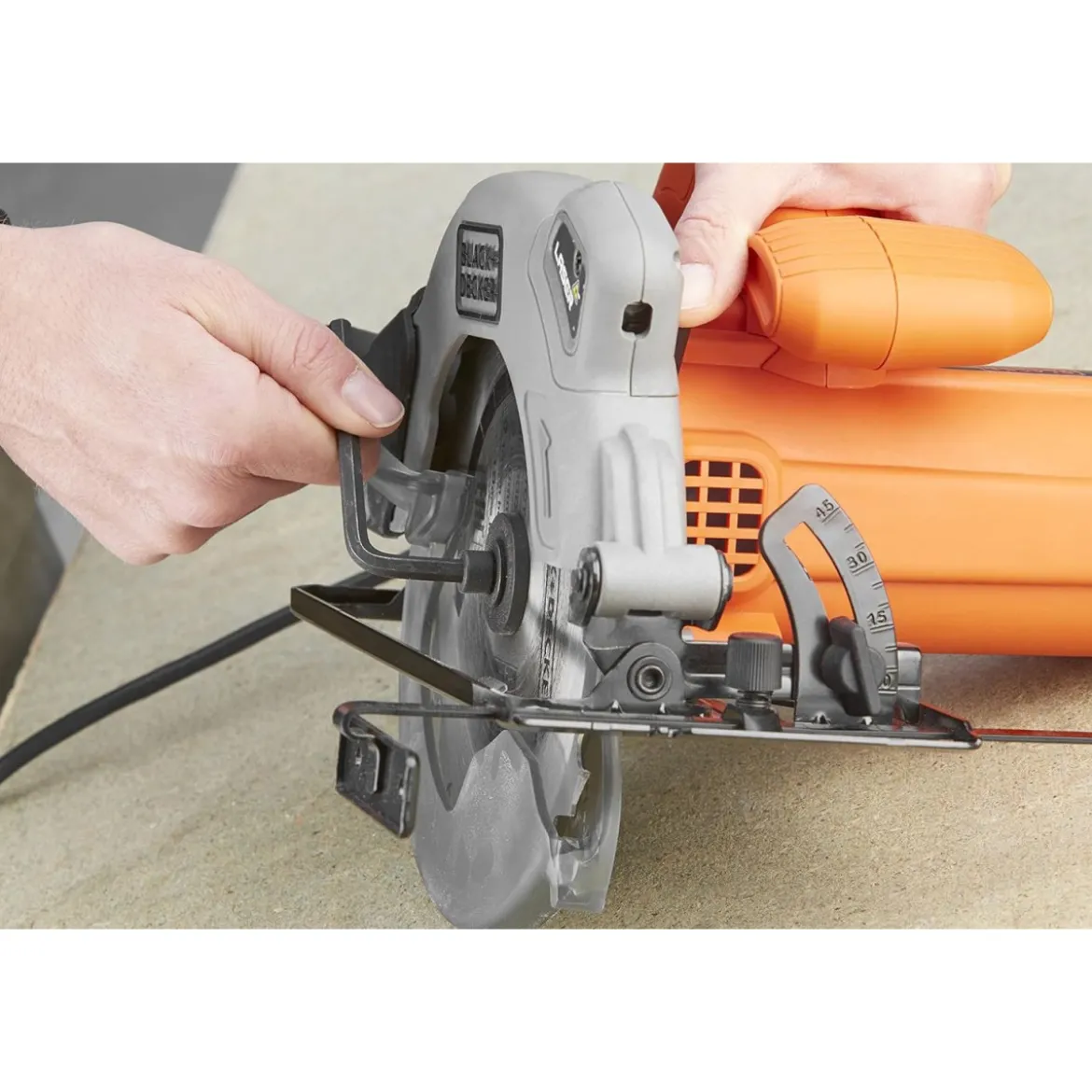 Sega Circolare con Guida Laser Black & Decker Tagli Precisi 1250W