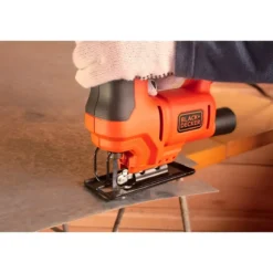 Seghetto Alternativo Black+Decker 400W Velocità Variabile Taglio Inclinato