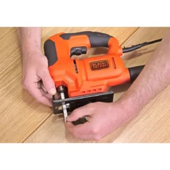 Seghetto Alternativo Black+Decker 400W Compatto Taglio Legno Metallo