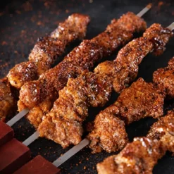 Set Utensili Barbecue 18 Pezzi in Acciaio Cromato con Manico in Legno