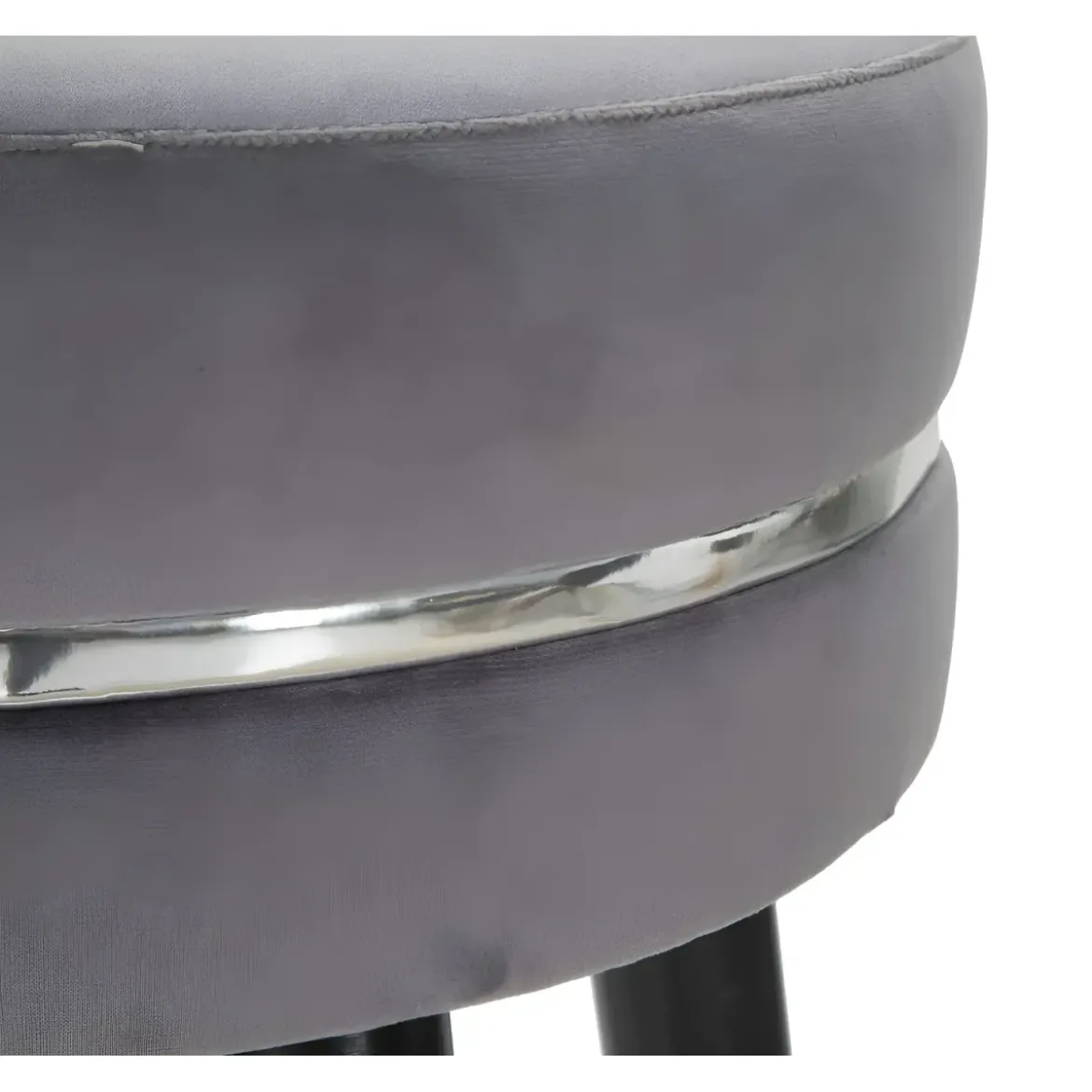 Sgabello Bar in Velluto Grigio Finitura Argento Poggiapiedi Moderno