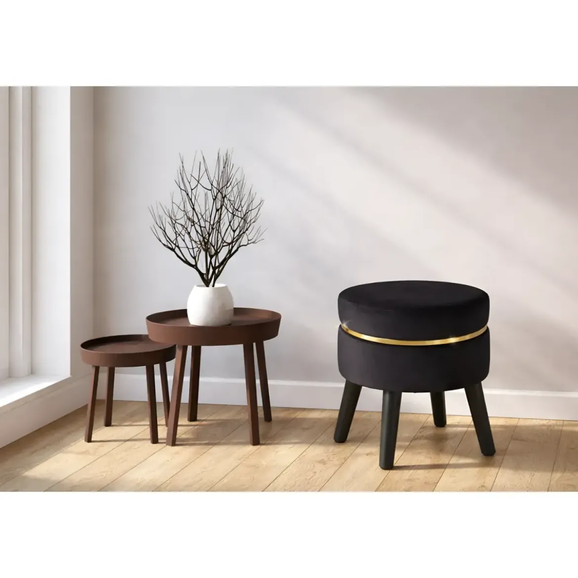 Sgabello Basso in Velluto Nero con Finiture Oro Pouf Salotto Camera