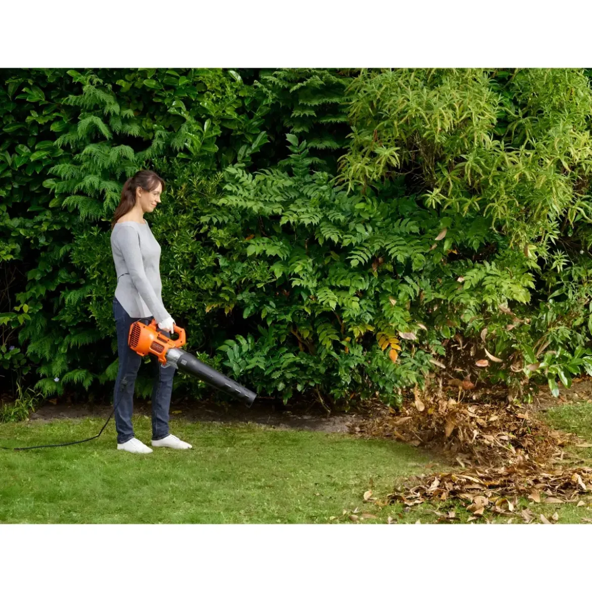 Soffiatore Black+Decker Assiale Elettrico 1850W a Filo Pulizia Giardino
