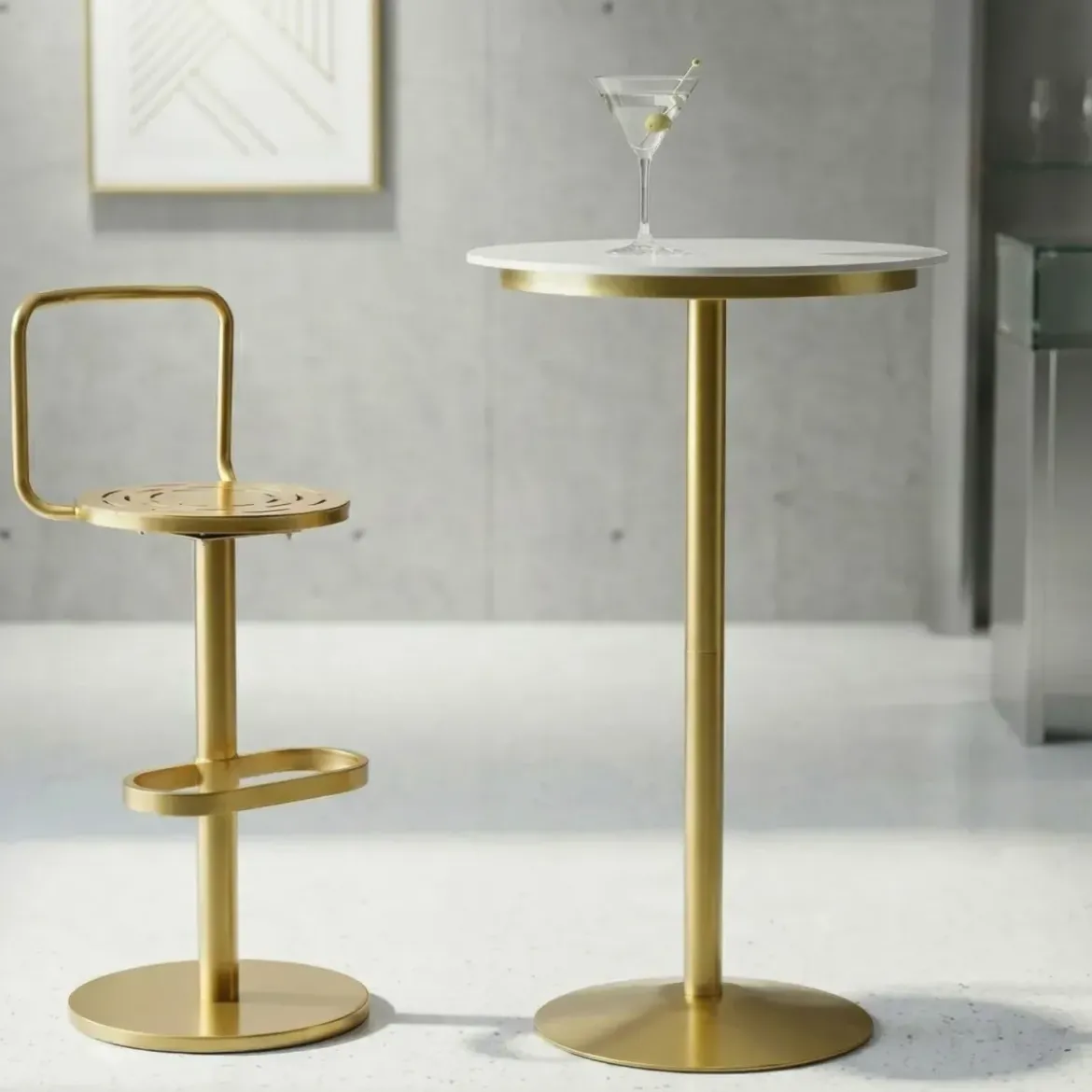 Tavolo da Bar Alto in Metallo Oro 60x60x103cm con Piano Effetto Marmo