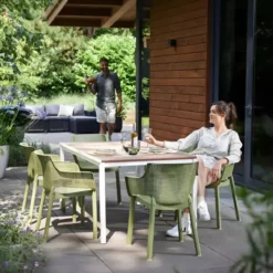 Tavolo da Giardino 200x93 cm Bianco Rettangolare Resina Effetto Legno