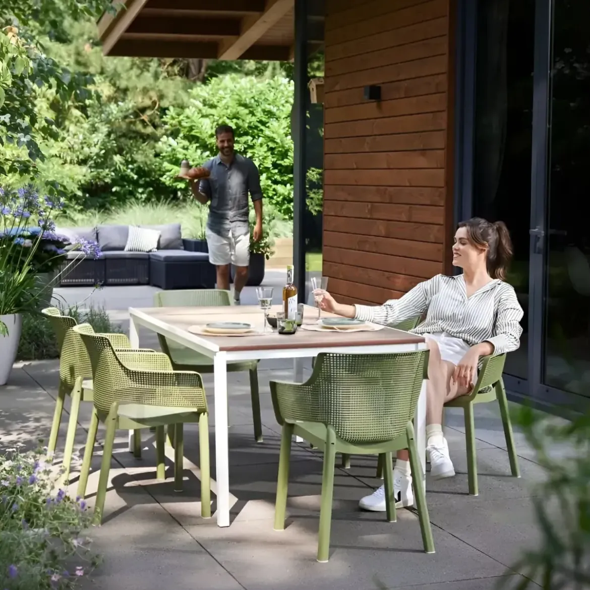 Tavolo da Giardino 200x93 cm Bianco Rettangolare Resina Effetto Legno