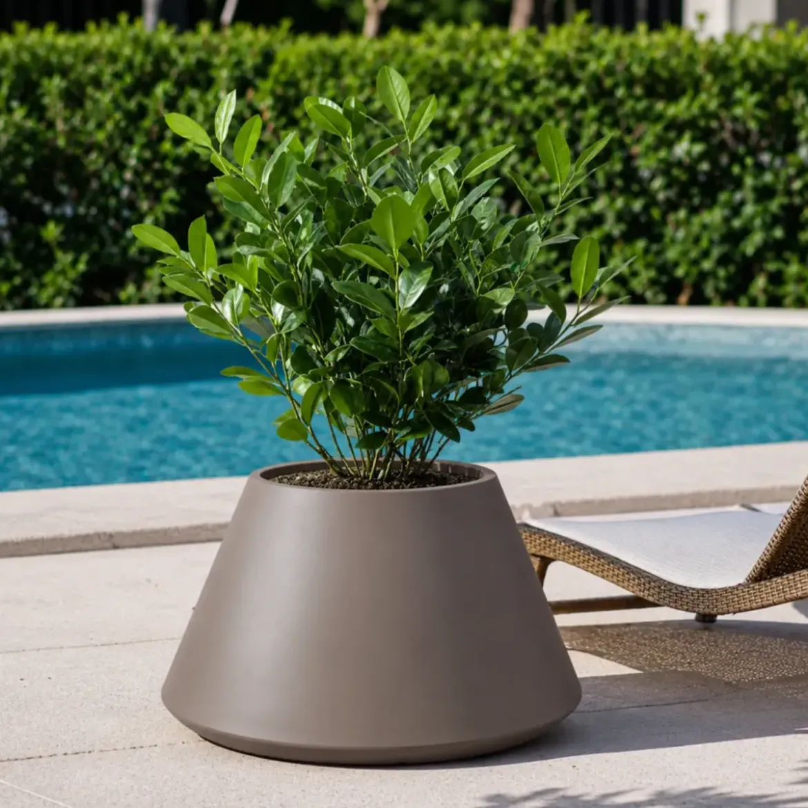 Vaso in Resina Tortora Rotazionale 60x35 cm Resistente Raggi UV